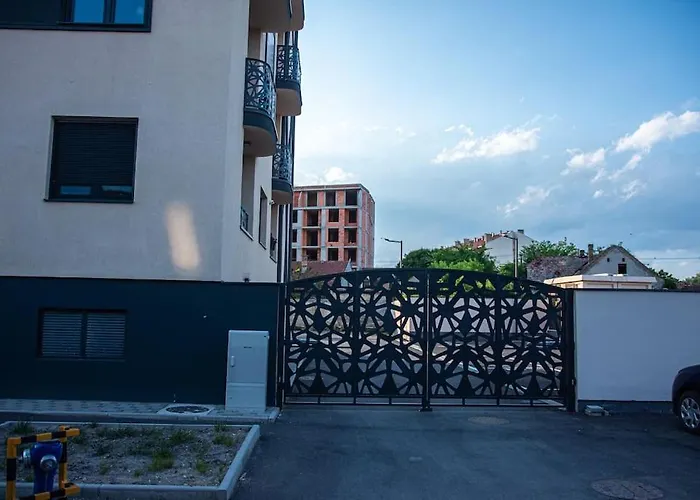 Exclusive 3 Апартаменты *